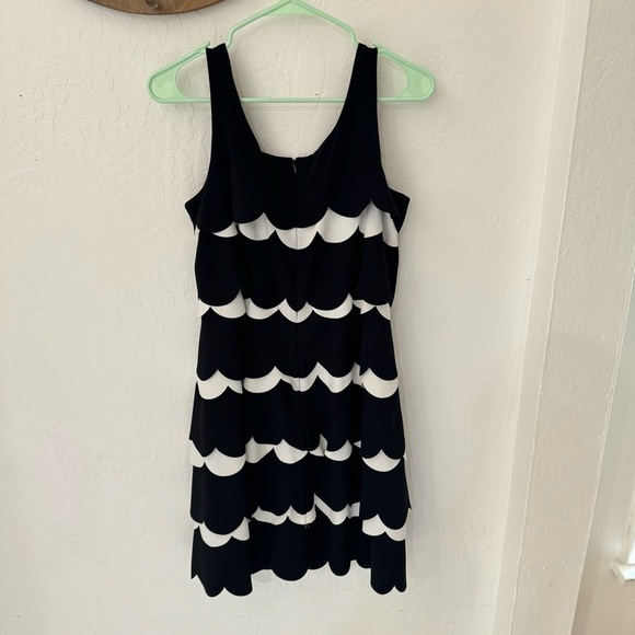 Julia Jordan Sleeveless Tank Scallop Shape Sheath Black White Dress Size 10 - Picture 8 of 12